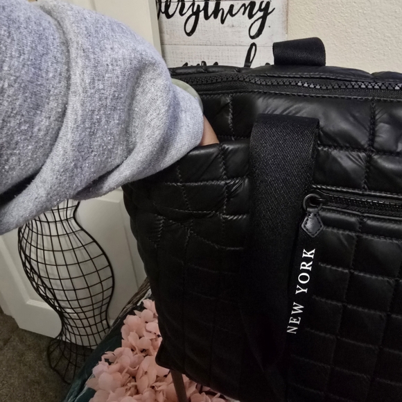 Kate Spade LARGE Black Quilted Tote with Scarf - Perfect Overnight/Travel Bag - Picture 3 of 10